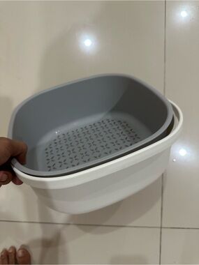 Collapsible Food Strainer and Storage Bin - Gray/White